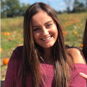 Meet your Posher, Alexis